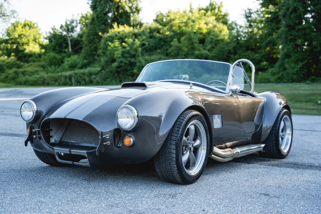 Shelby Cobra Replica - Image 2 of 31