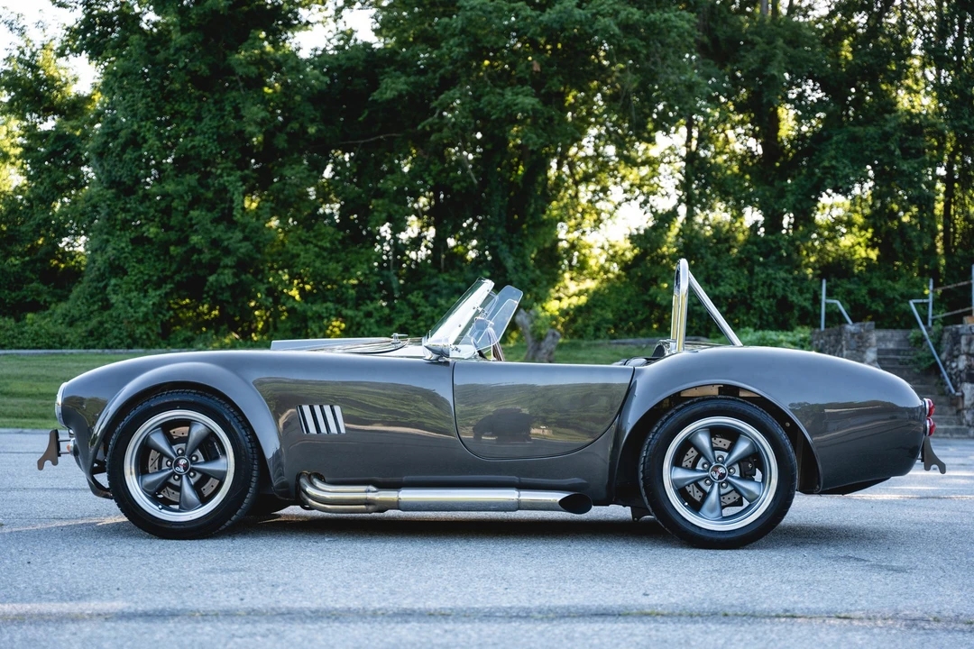 Shelby Cobra Replica - Image 4 of 31