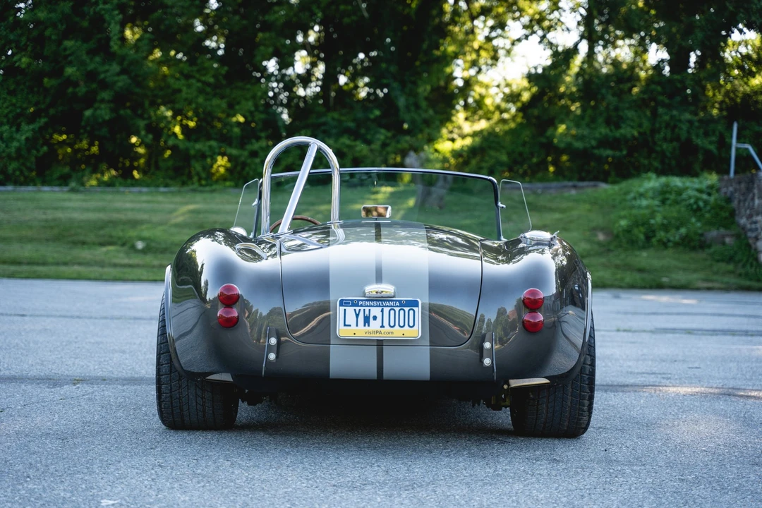 Shelby Cobra Replica - Image 8 of 31