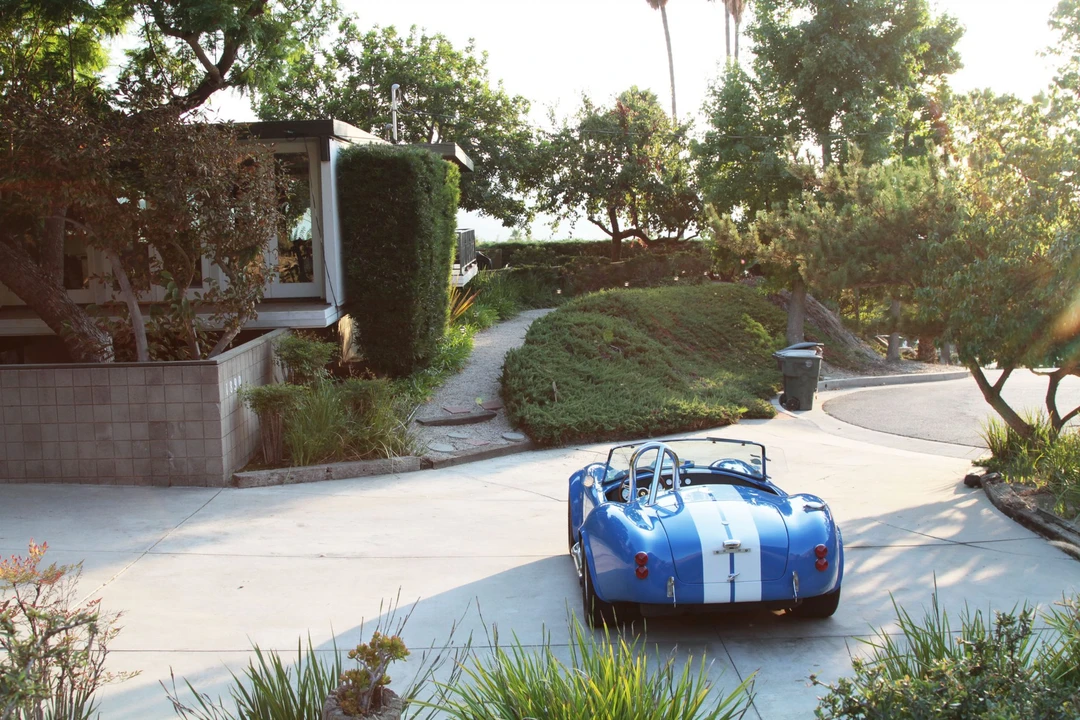Shelby Cobra Replica - Image 17 of 31