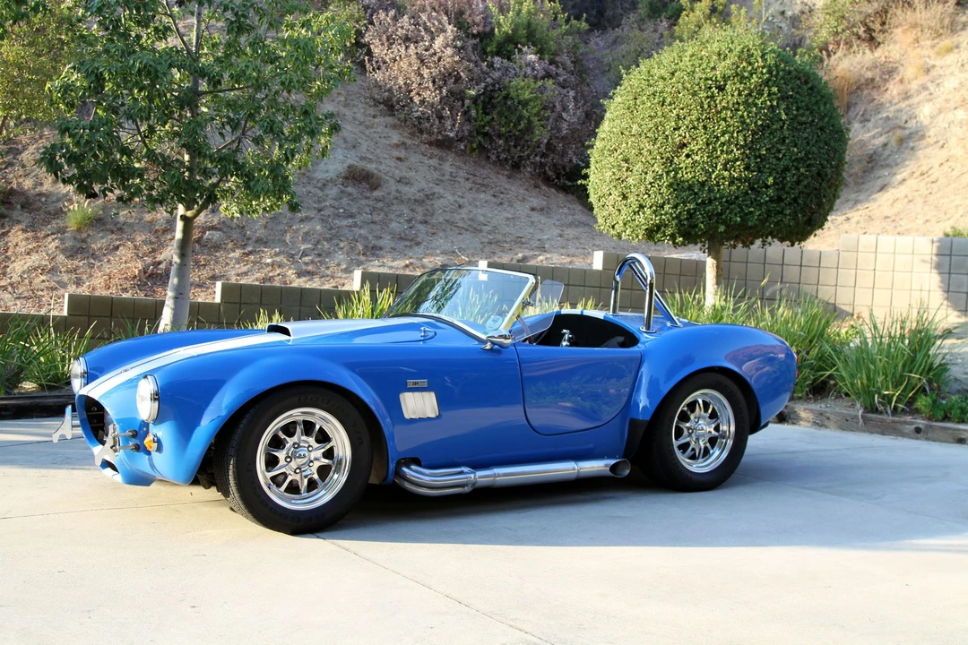 Shelby Cobra Replica - Image 8 of 31