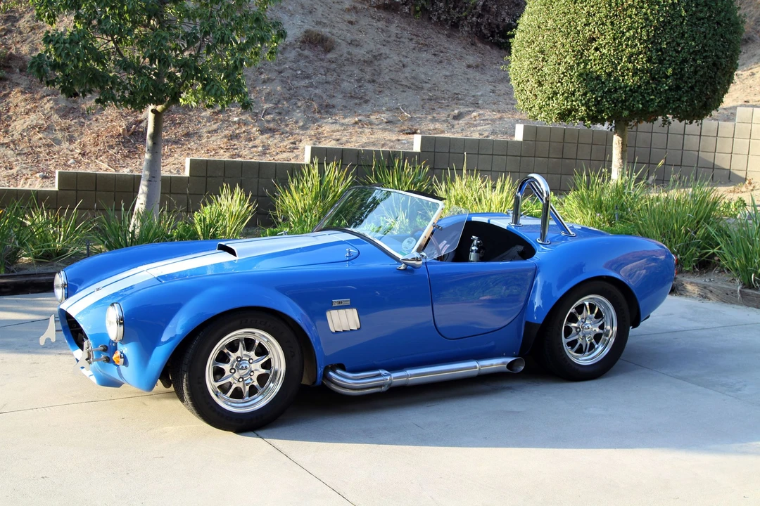 Shelby Cobra Replica - Image 9 of 31
