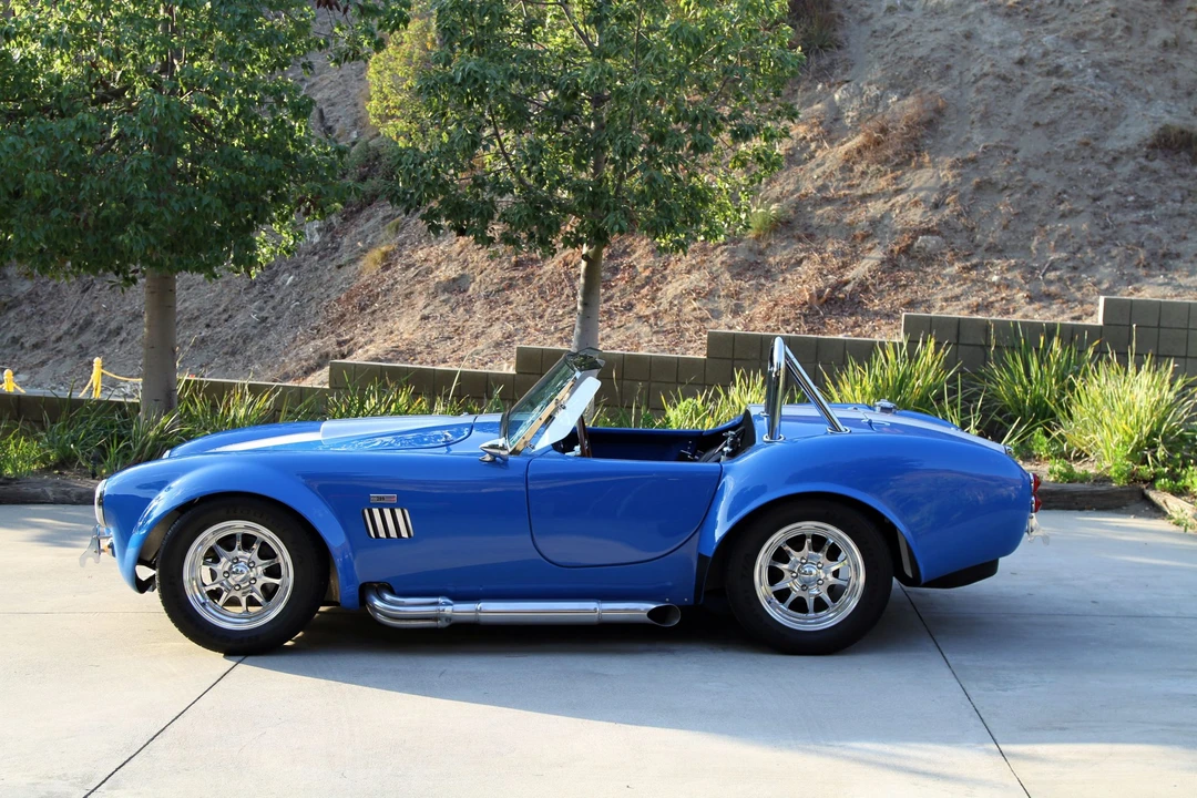 Shelby Cobra Replica - Image 10 of 31