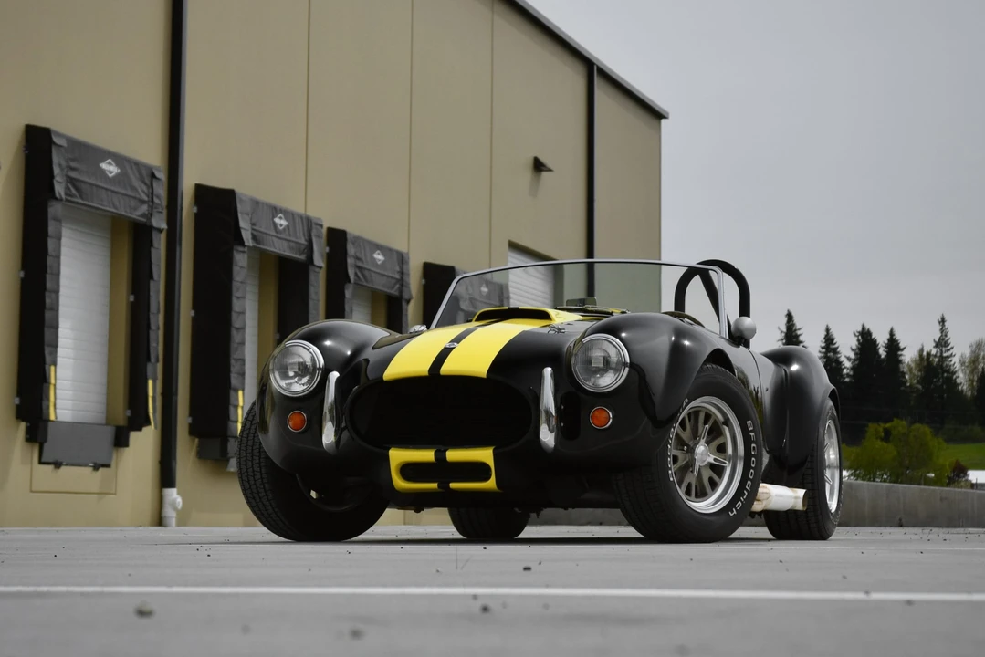 Shelby Cobra Replica - Image 9 of 31