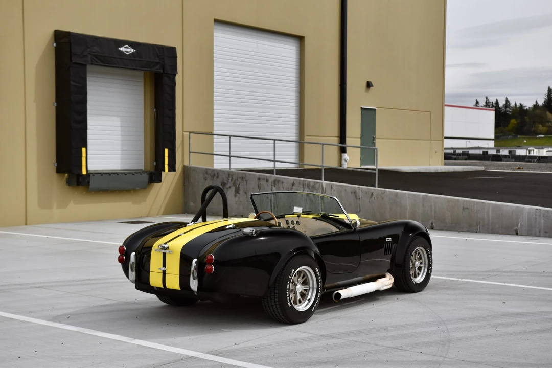 Shelby Cobra Replica - Image 24 of 31