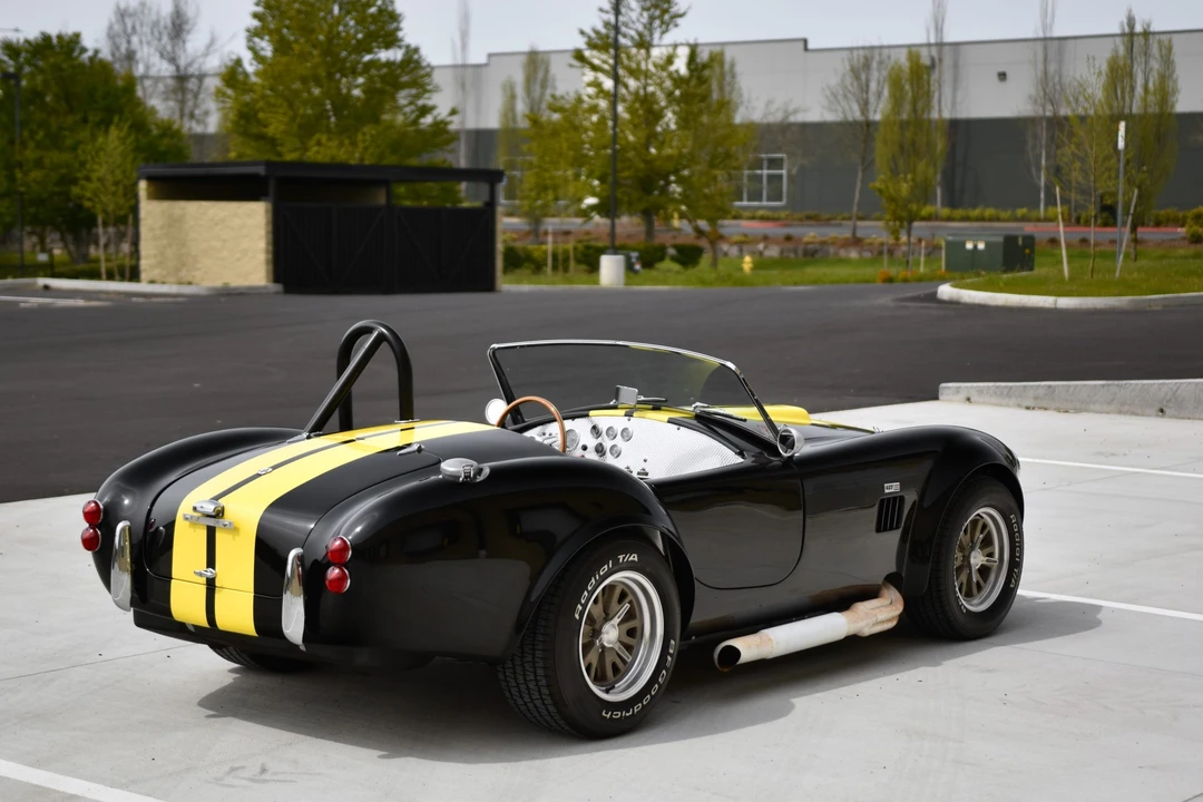 Shelby Cobra Replica - Image 25 of 31