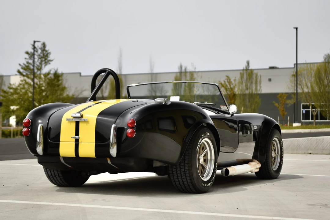Shelby Cobra Replica - Image 27 of 31