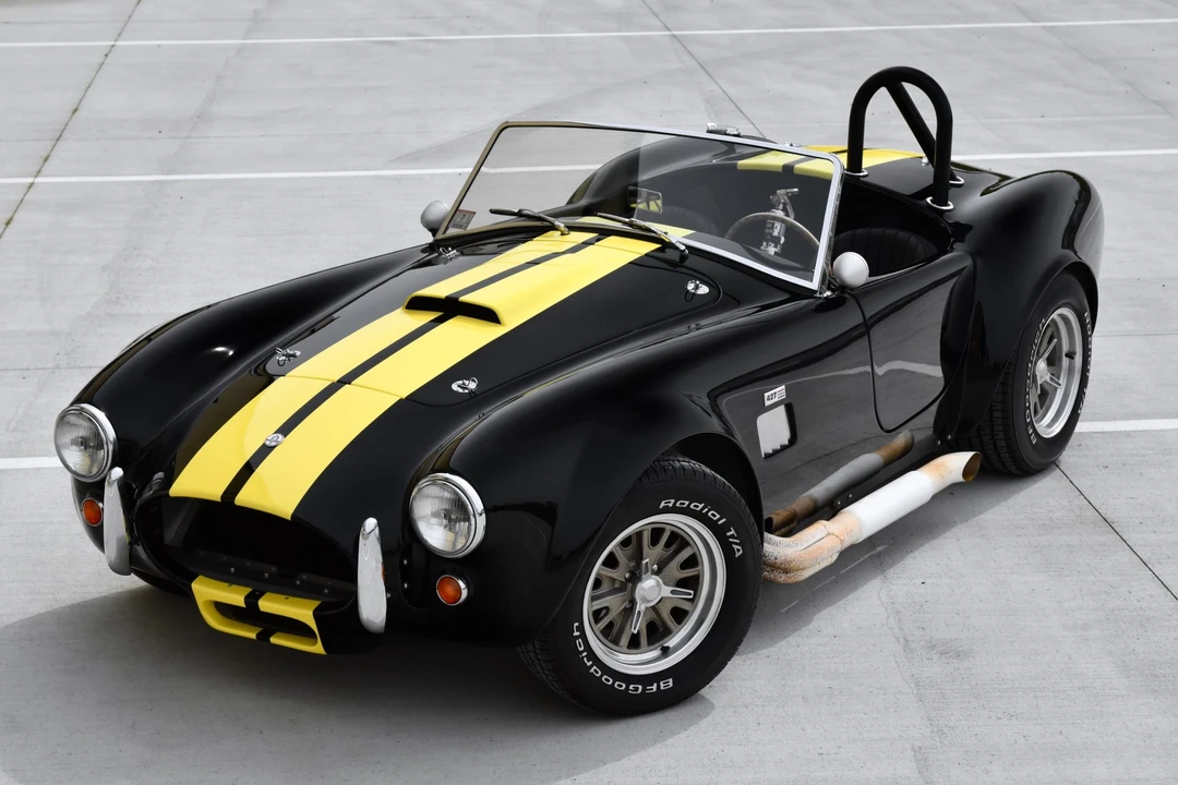 Shelby Cobra Replica - Image 12 of 31
