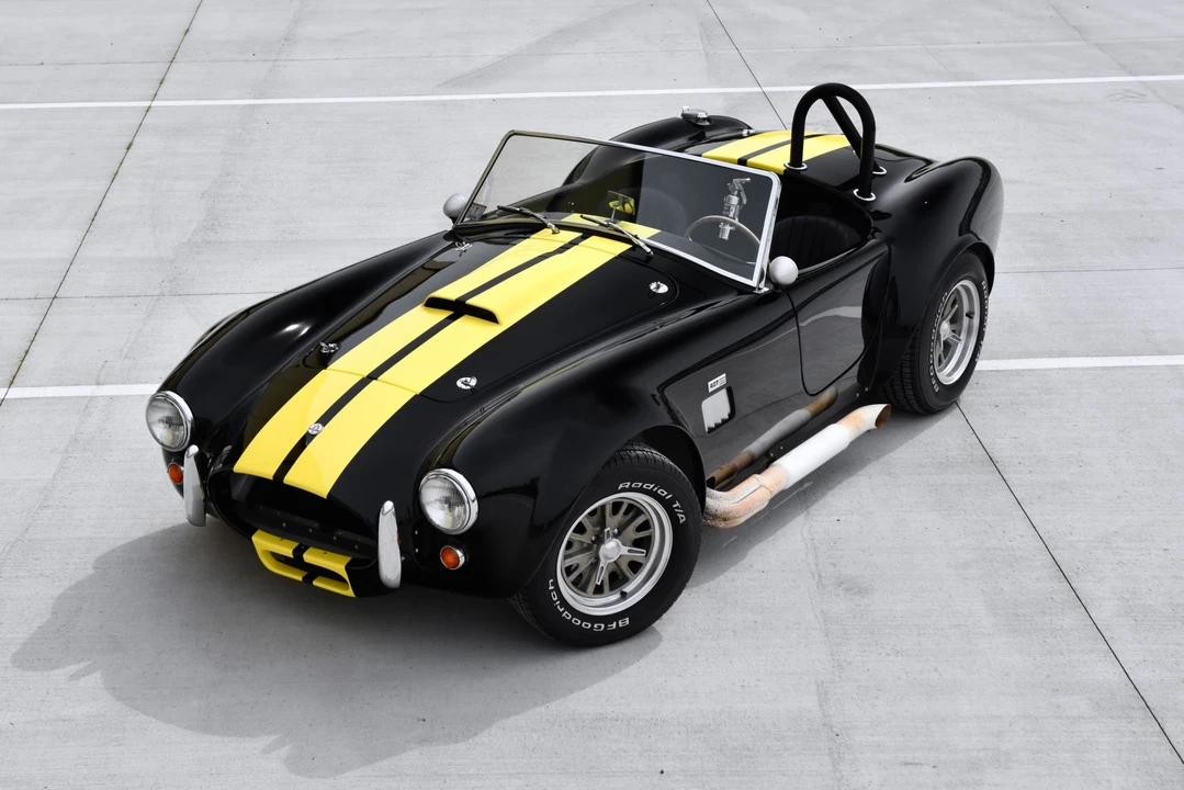 Shelby Cobra Replica - Image 14 of 31