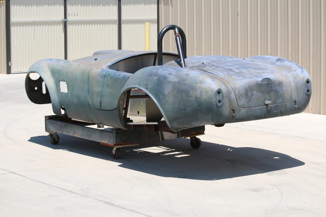Shelby Cobra Replica - Image 18 of 31