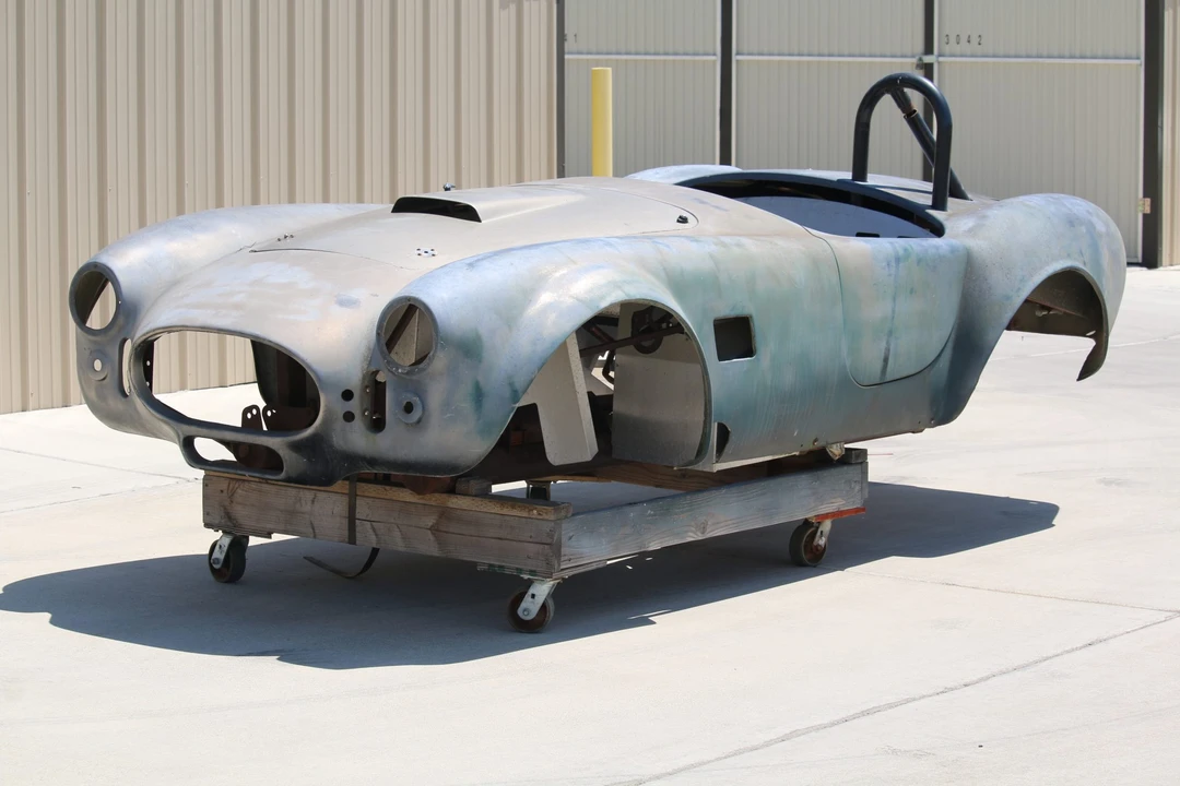 Shelby Cobra Replica - Image 11 of 31