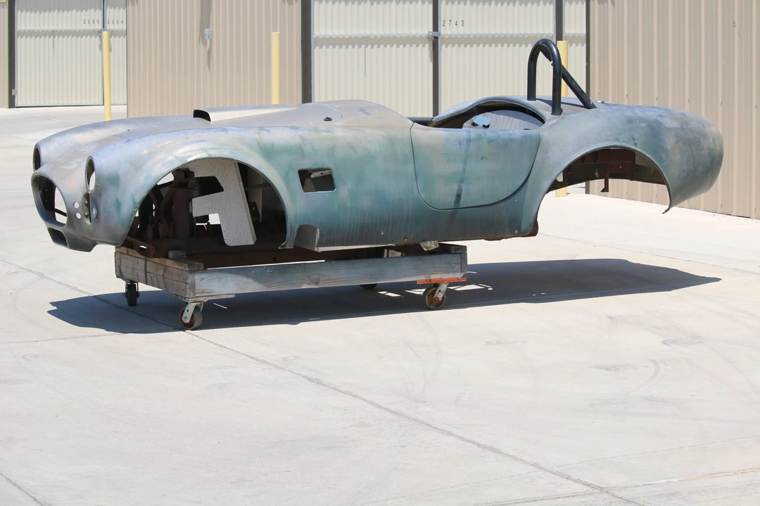 Shelby Cobra Replica - Image 9 of 31