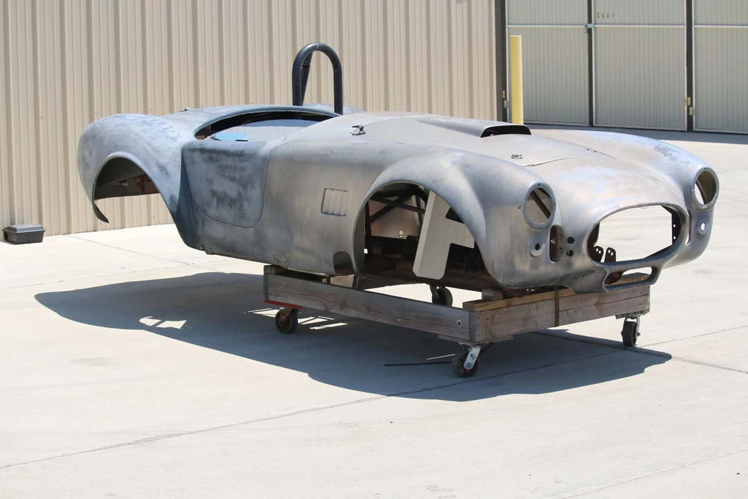 Shelby Cobra Replica - Image 15 of 31