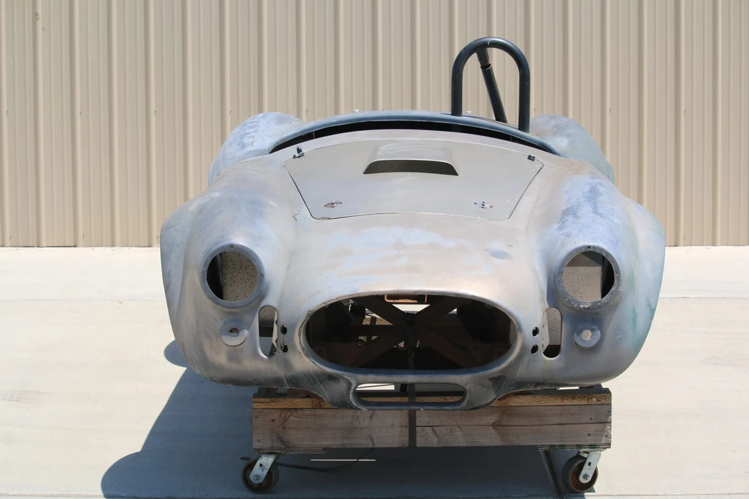 Shelby Cobra Replica - Image 13 of 31