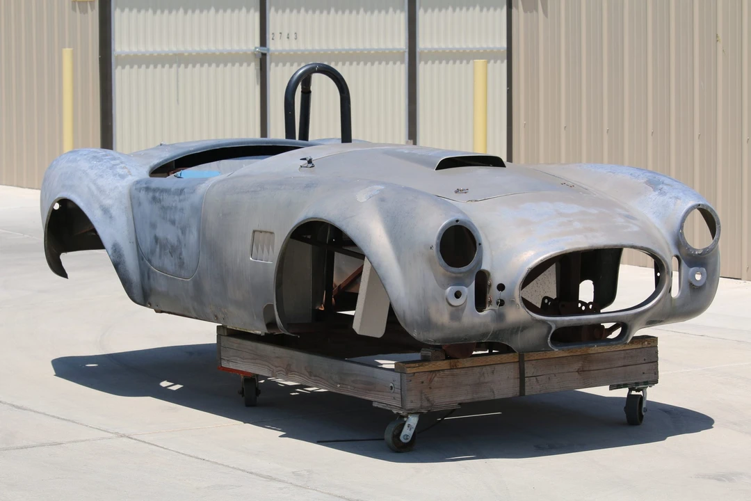 Shelby Cobra Replica - Image 14 of 31