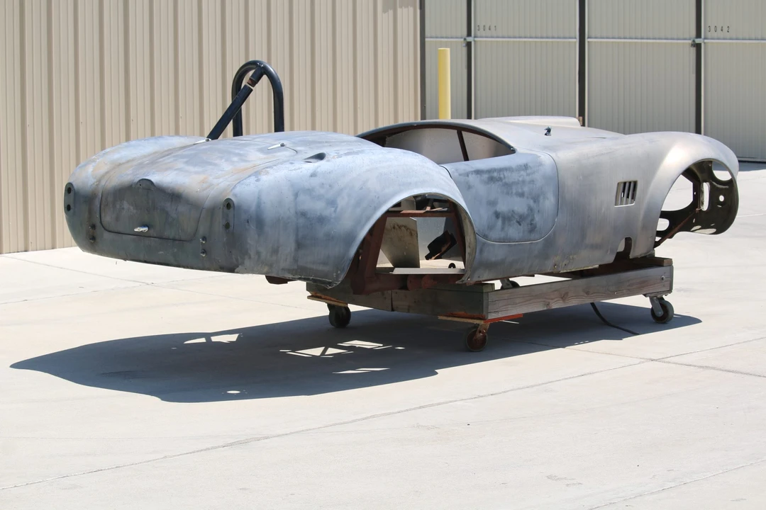 Shelby Cobra Replica - Image 16 of 31