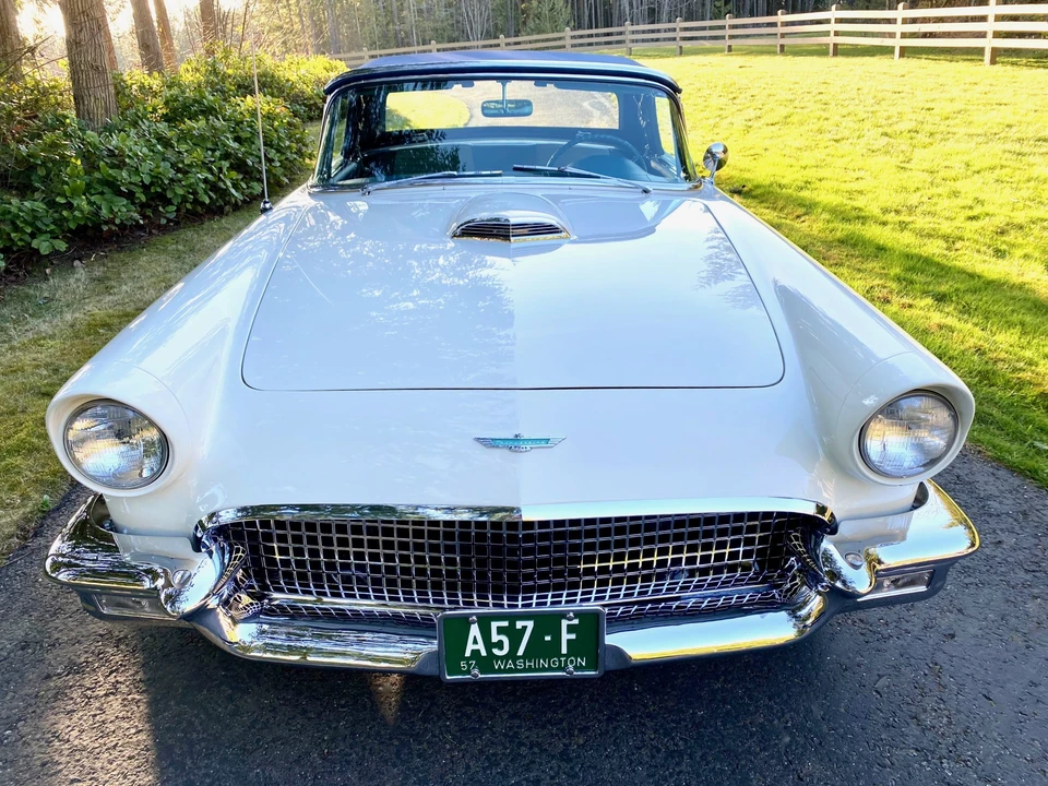 1957 Ford Thunderbird 1st Gen - Image 28 of 31
