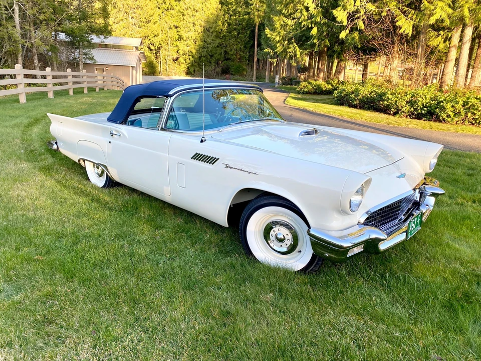 1957 Ford Thunderbird 1st Gen - Image 26 of 31