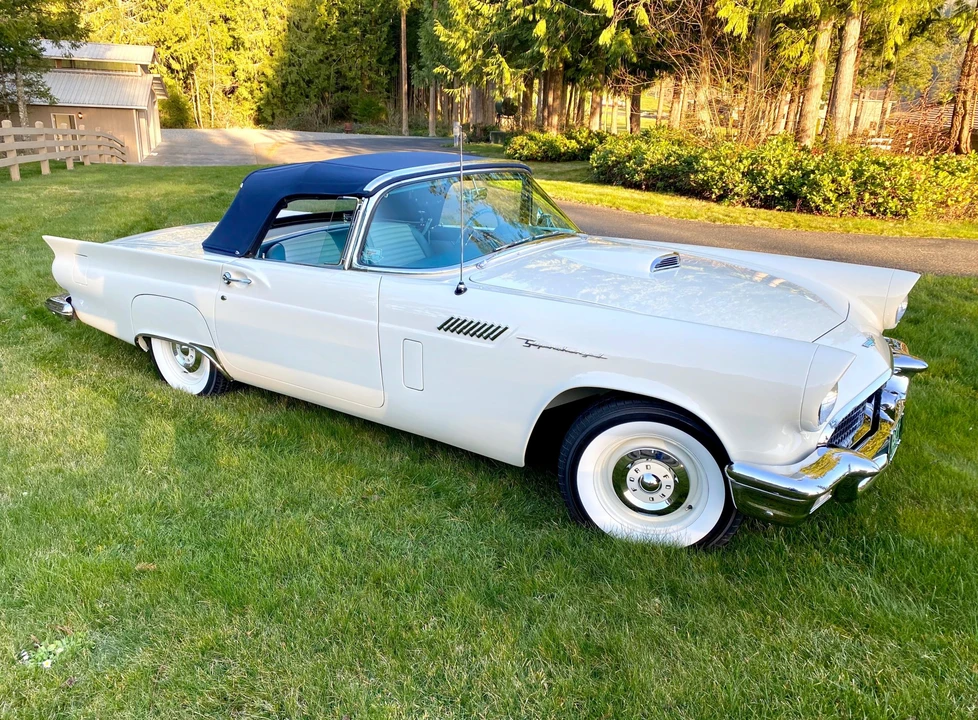 1957 Ford Thunderbird 1st Gen - Image 25 of 31