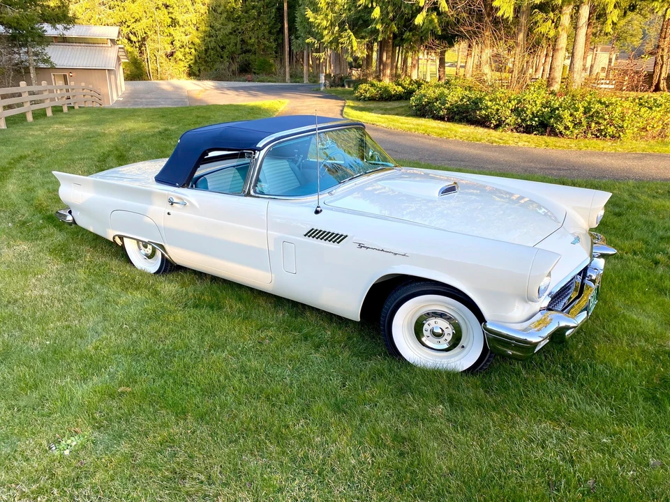 1957 Ford Thunderbird 1st Gen - Image 24 of 31