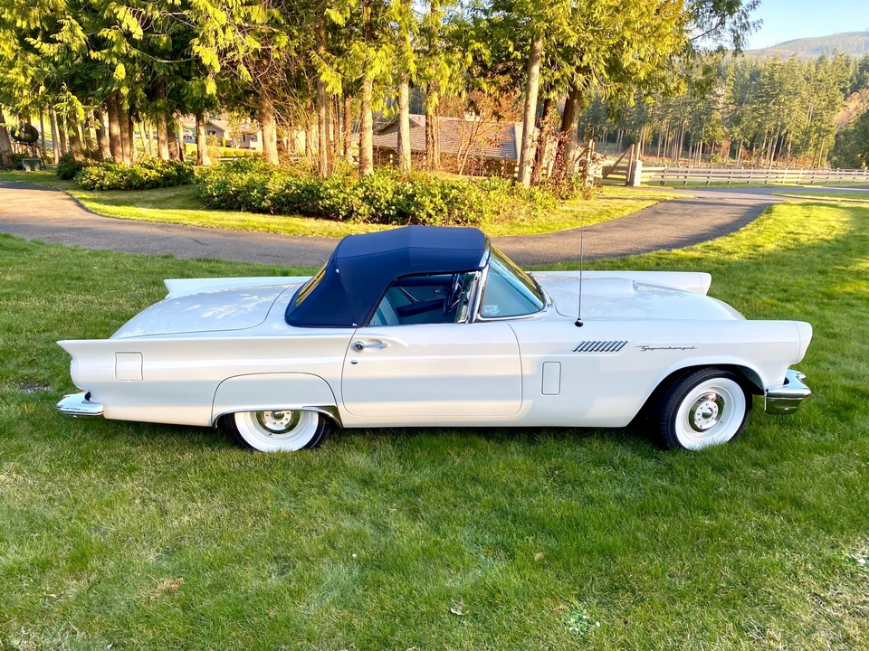 1957 Ford Thunderbird 1st Gen - Image 23 of 31