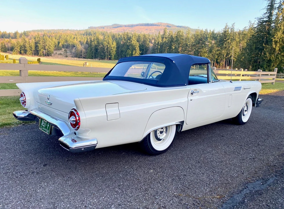 1957 Ford Thunderbird 1st Gen - Image 21 of 31