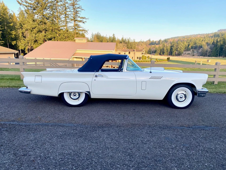 1957 Ford Thunderbird 1st Gen - Image 22 of 31