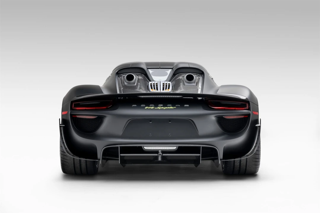 2015 Porsche 918 Spyder - Image 20 of 31