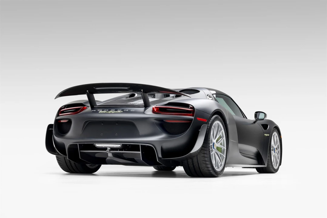 2015 Porsche 918 Spyder - Image 19 of 31