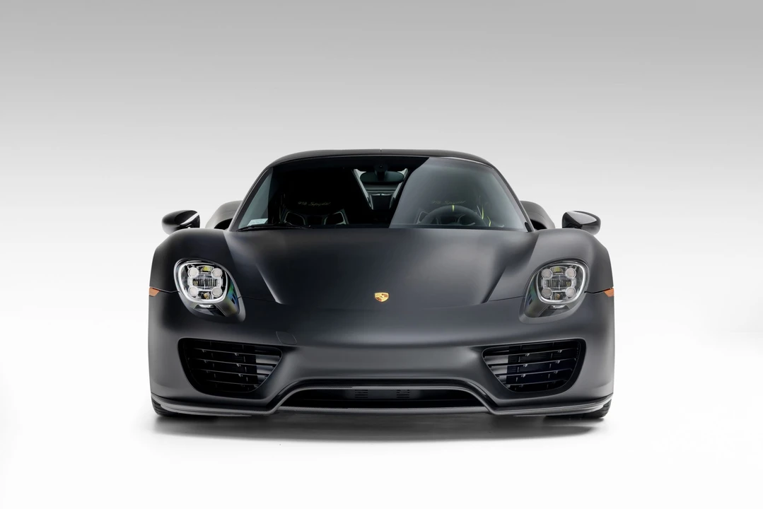 2015 Porsche 918 Spyder - Image 8 of 31
