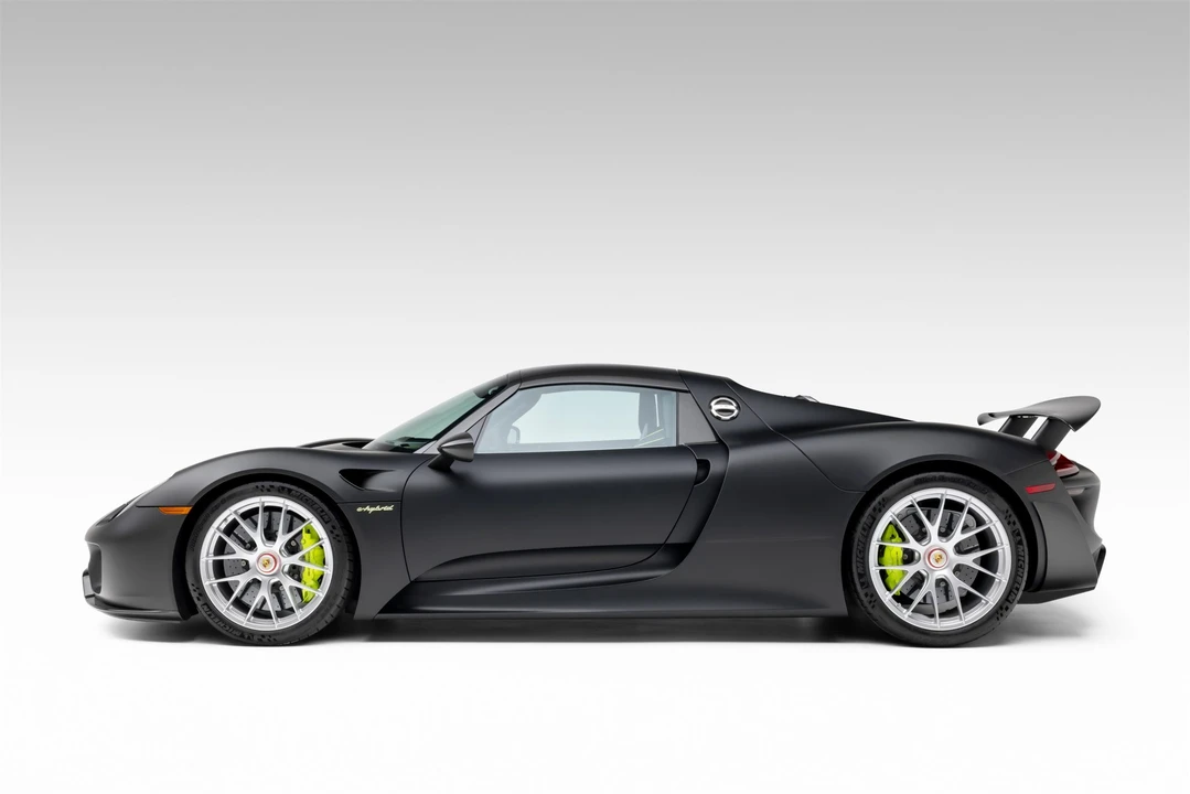 2015 Porsche 918 Spyder - Image 28 of 31