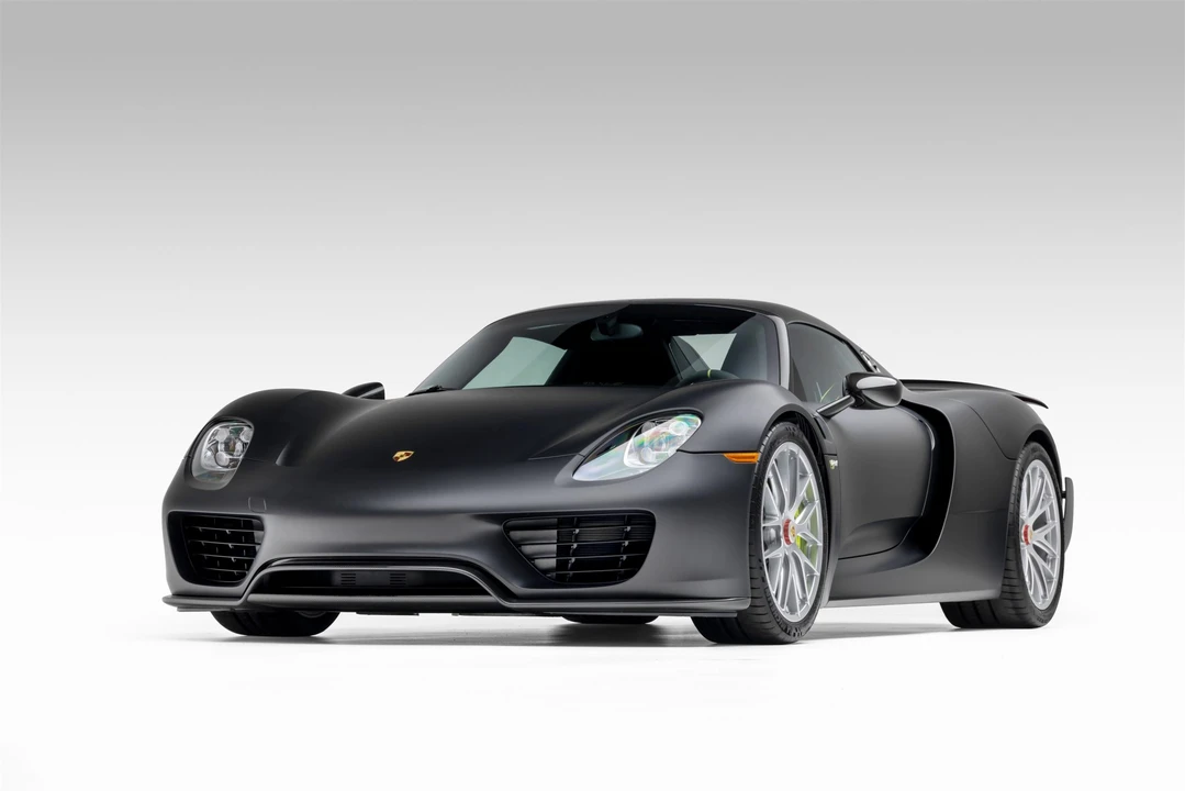 2015 Porsche 918 Spyder - Image 7 of 31