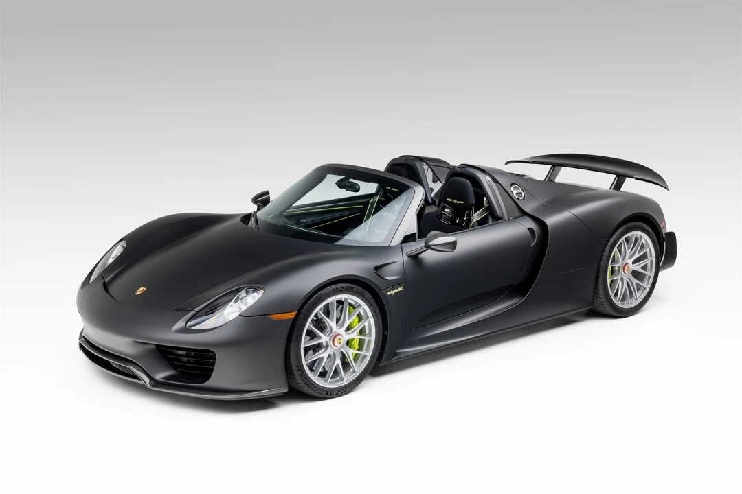 2015 Porsche 918 Spyder - Image 2 of 31
