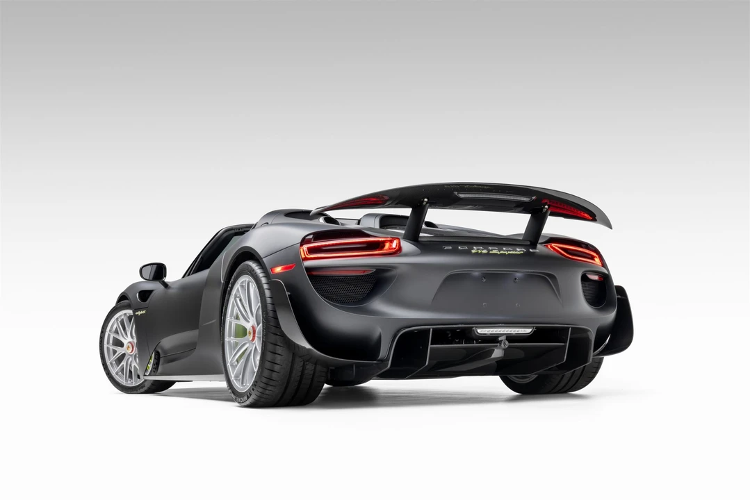 2015 Porsche 918 Spyder - Image 22 of 31
