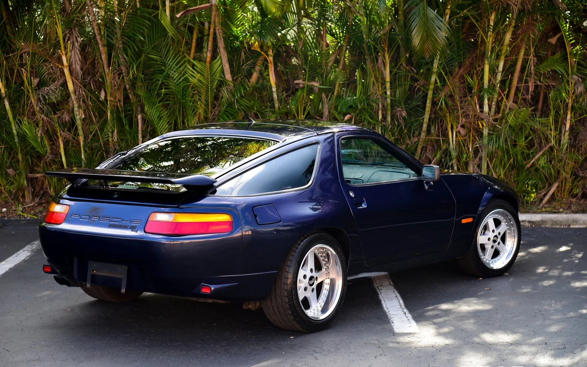 1991 Porsche 928 S4 - Image 7 of 31