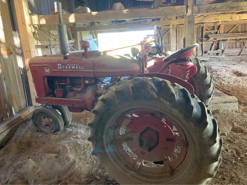 International Harvester - Image 2 of 3