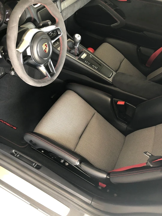 2016 Porsche 981 Cayman GT4 - Image 2 of 5