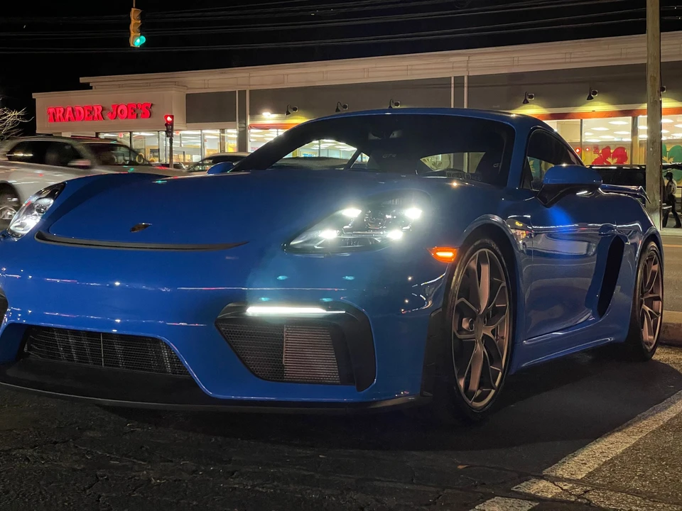 2022 Porsche 718 Cayman GT4 - Image 5 of 8