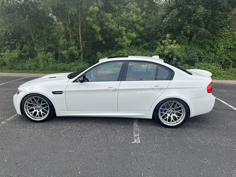 2011 BMW E90 M3 Sedan - Image 5 of 9