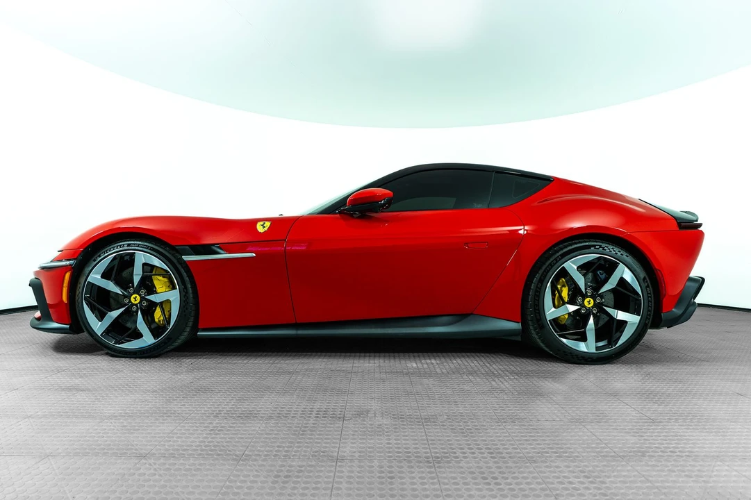 2025 Ferrari 12Cilindri - Image 3 of 31
