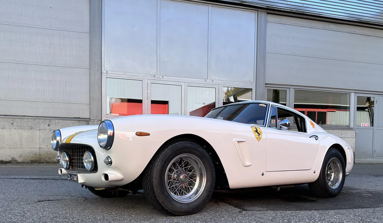 Ferrari Replica - Image 7 of 31