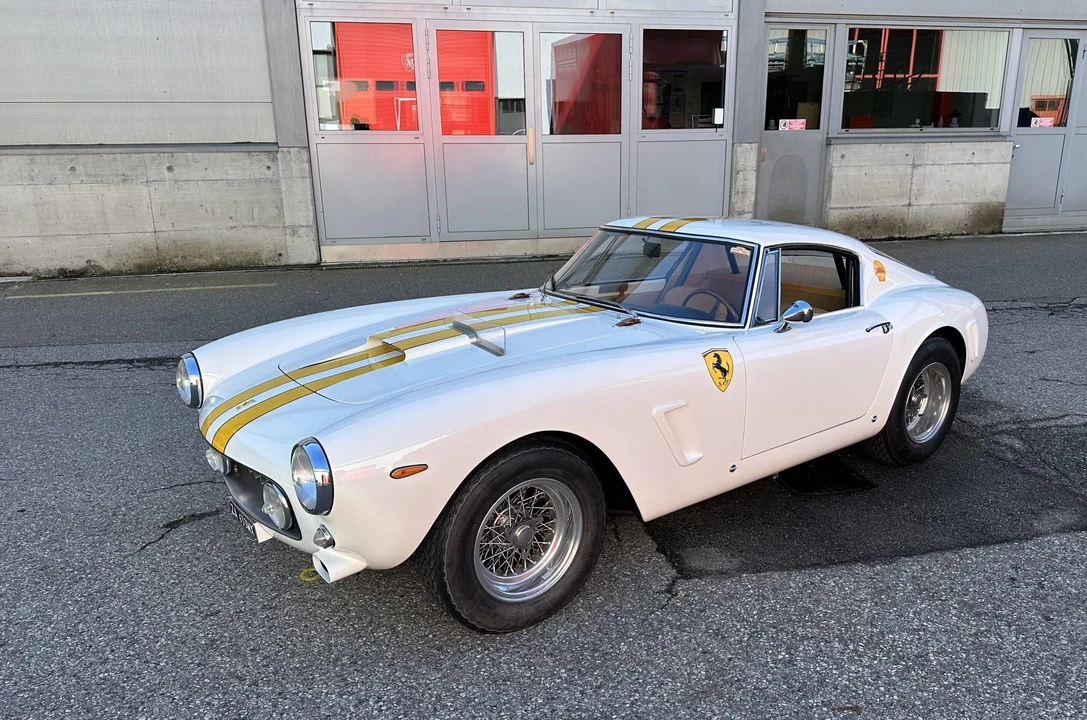 Ferrari Replica - Image 4 of 31