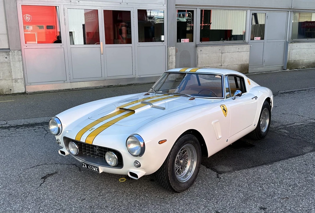Ferrari Replica - Image 2 of 31