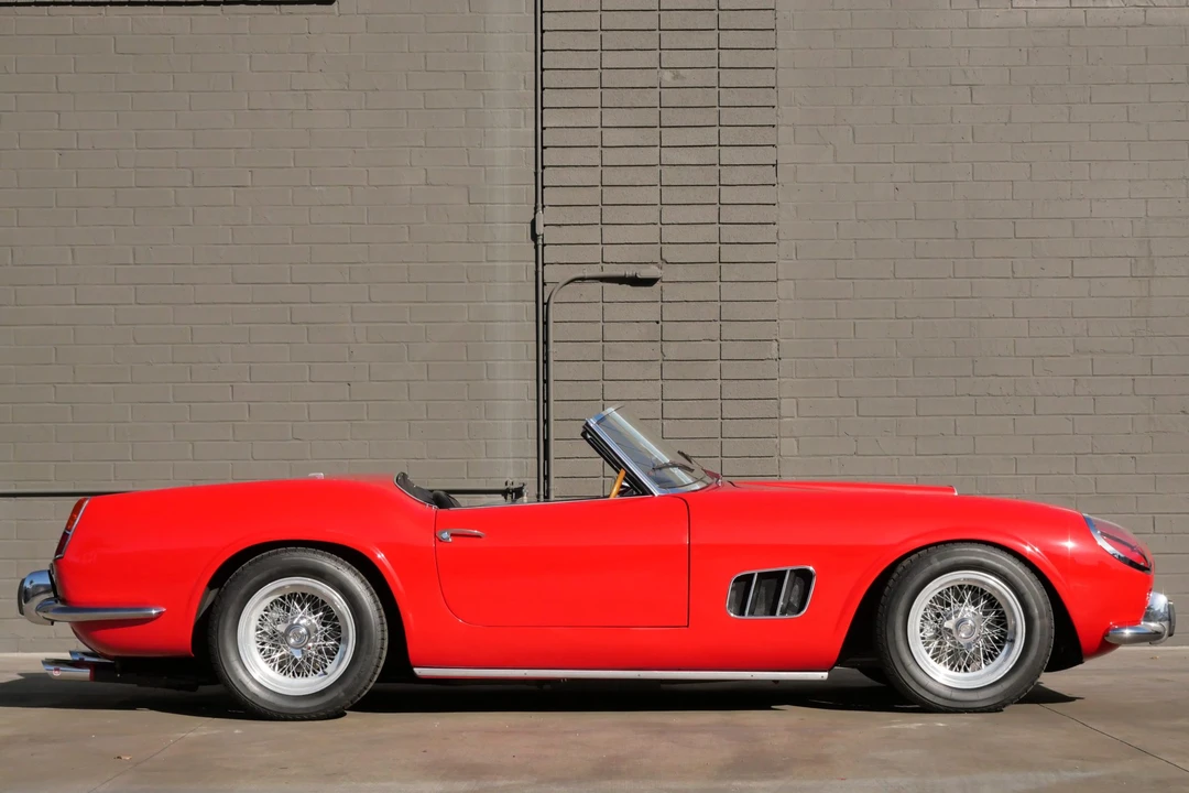 Ferrari Replica - Image 4 of 31