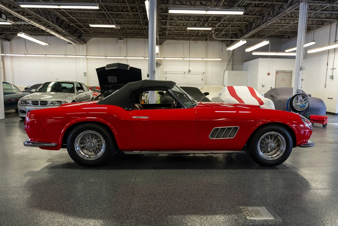 Ferrari Replica - Image 26 of 31