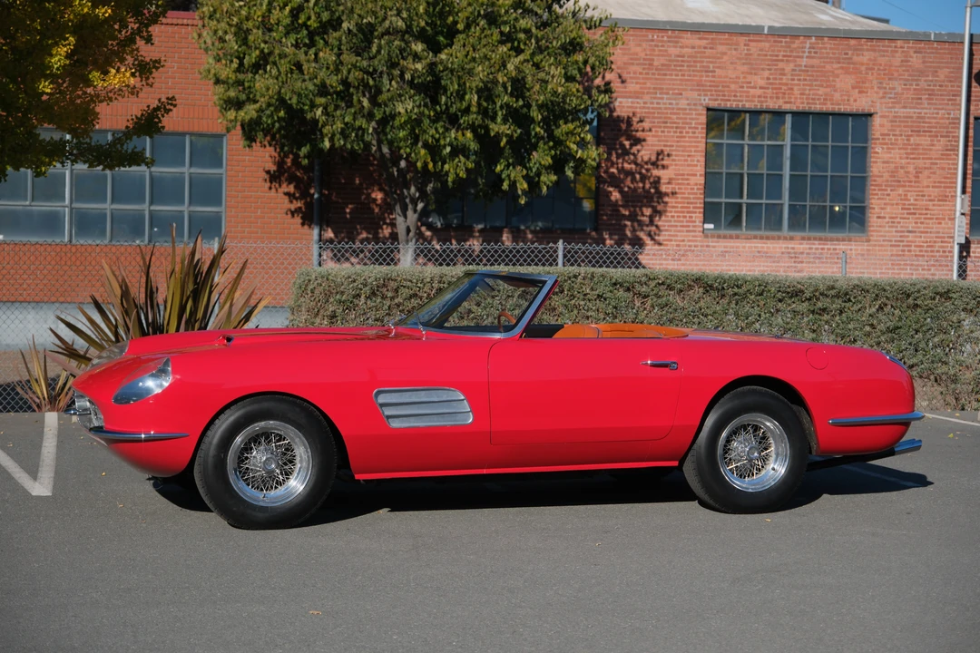 Ferrari 365 GT 2+2 - Image 5 of 31