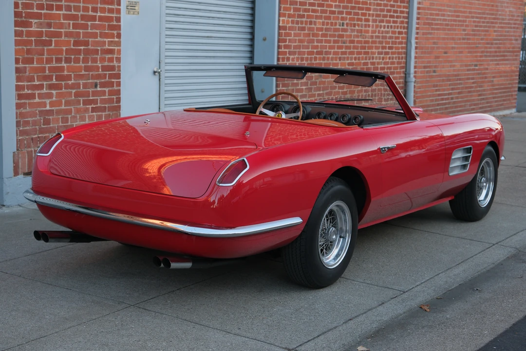 Ferrari 365 GT 2+2 - Image 11 of 31