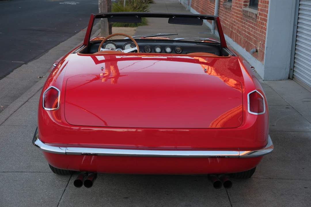 Ferrari 365 GT 2+2 - Image 8 of 31