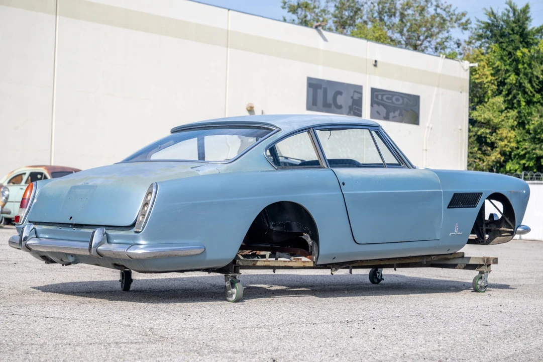 Parts & Memorabilia Bodywork - Image 2 of 5