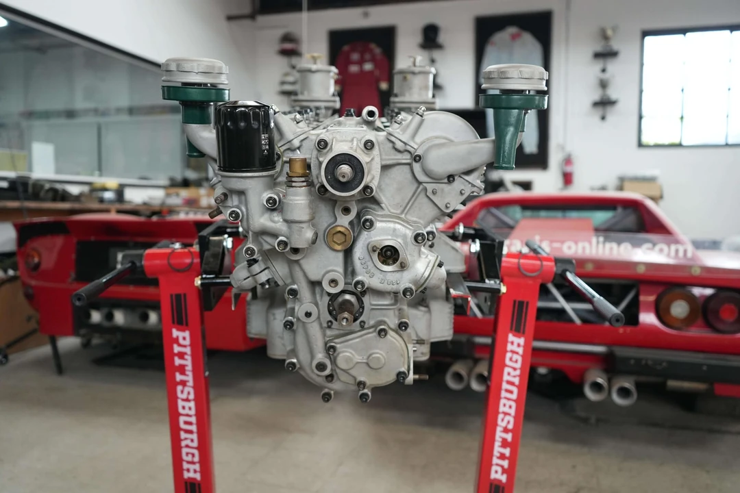 Parts & Memorabilia Engines - Image 15 of 31